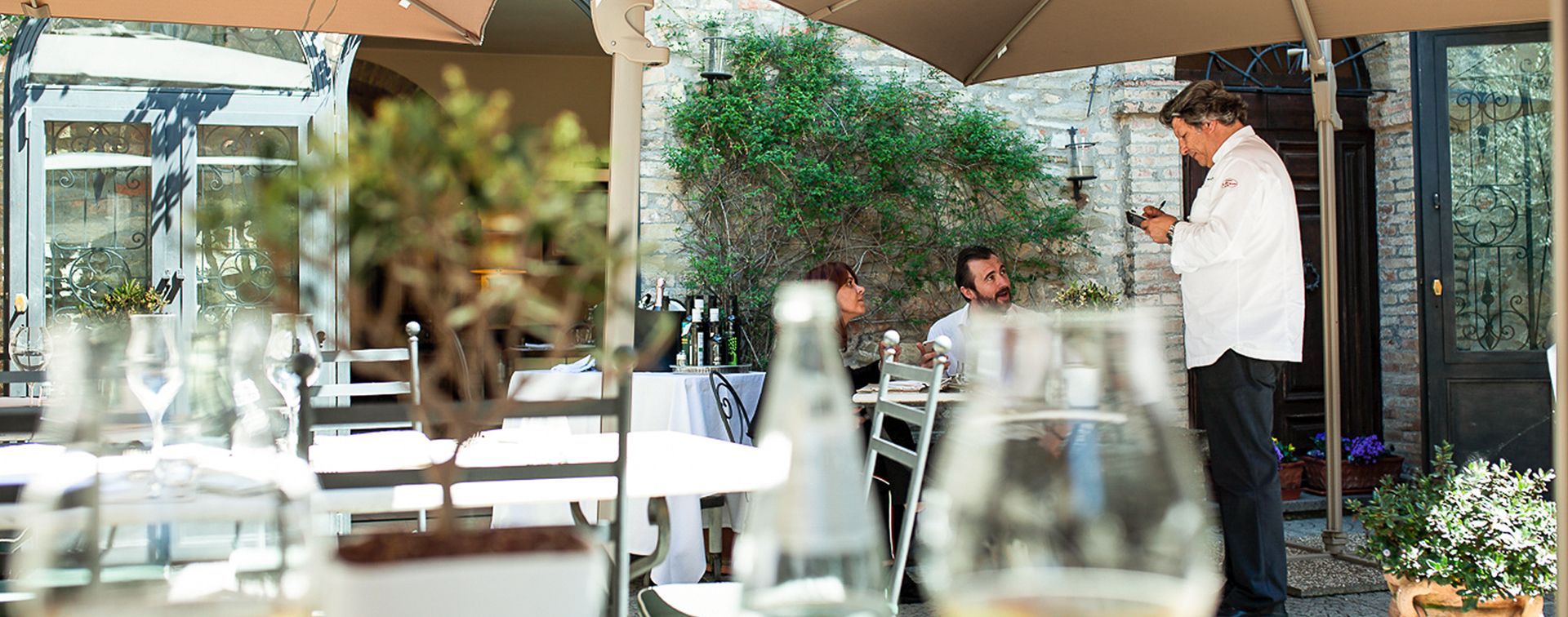 Regalati un'Experience Gourmet con lo Chef Giancarlo Polito. Sharing Restaurant Tipico Osteria & Locanda del Capitano a Montone, Perugia, Umbria